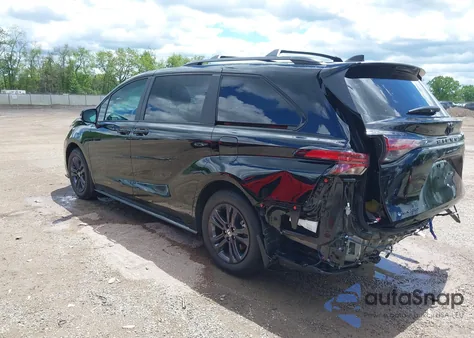 2025 Toyota Sienna Woodland Edition/Xse z USA, uszkodzony, nr VIN 5TDCSKFCXSS156213